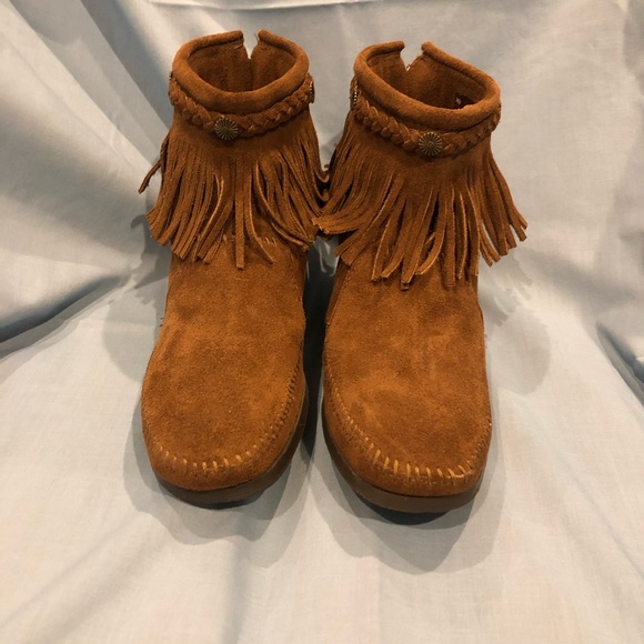 Minnetonka Shoes - Minnetonka Fringe Ankle Booties 9.5